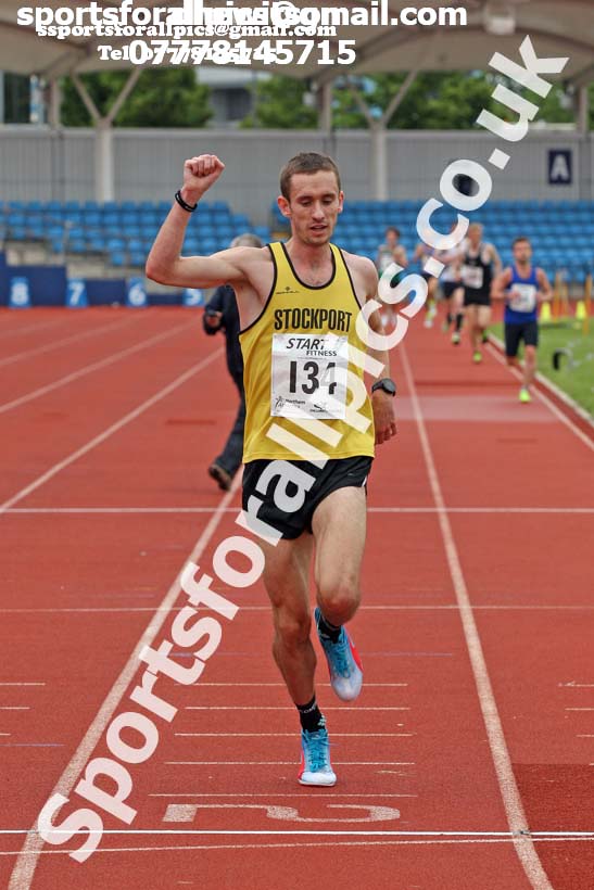 Senior mens 5000 metres, Northern Senior and Under-20s Champs., SportsCity, Manchester. Photo: David T. Hewitson/Sports for All Pics